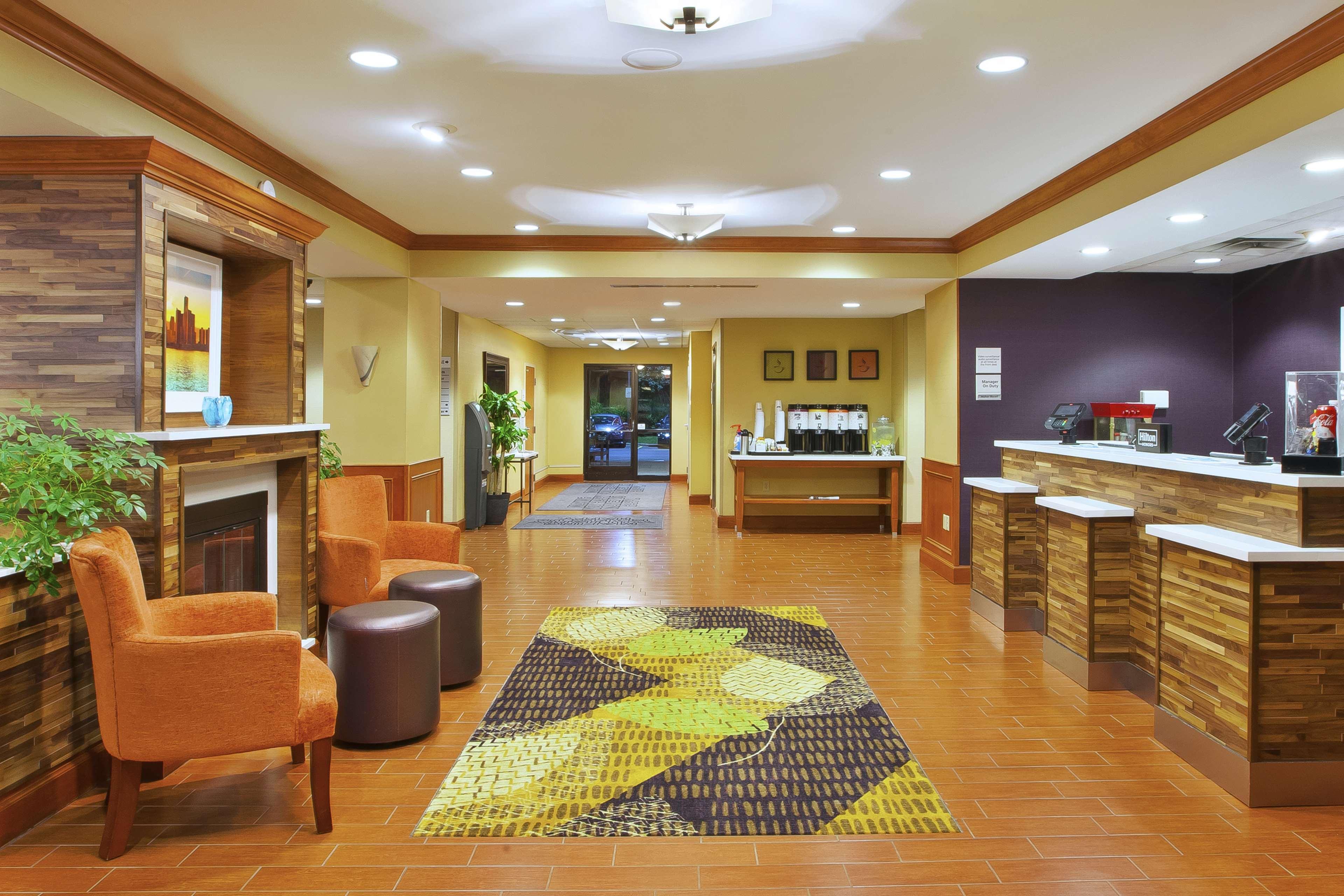 Hampton Inn Commerce/Нови Экстерьер фото