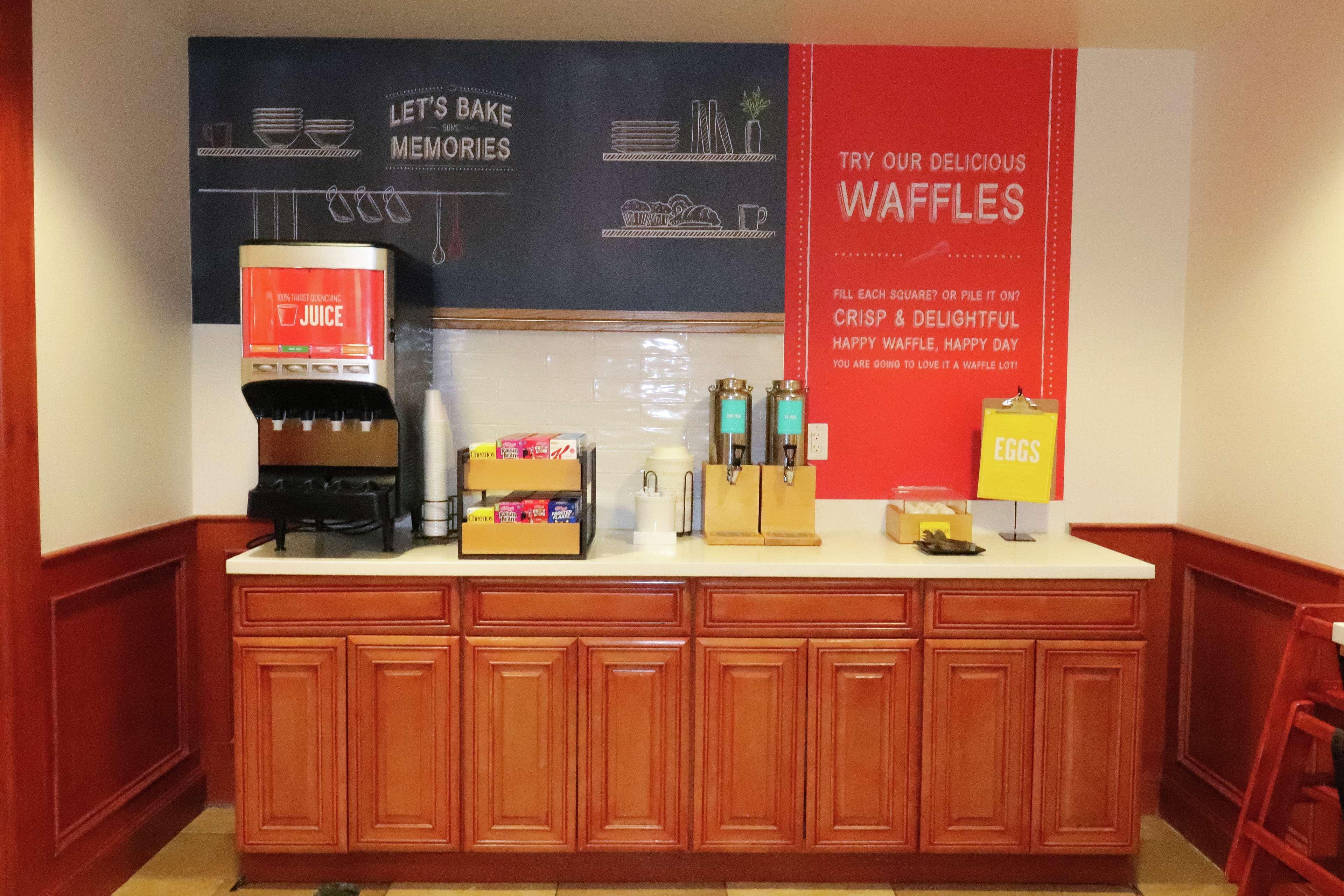 Hampton Inn Commerce/Нови Экстерьер фото